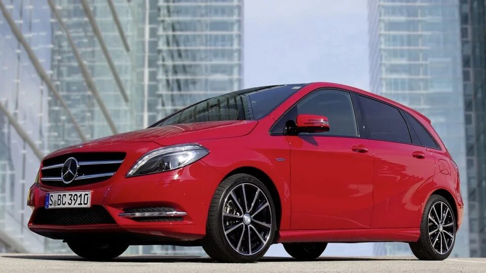 246 кузов. Мерседес b180 w246. Mercedes b200. Mercedes b class w246. Mercedes-benz b-класс компактное авто.