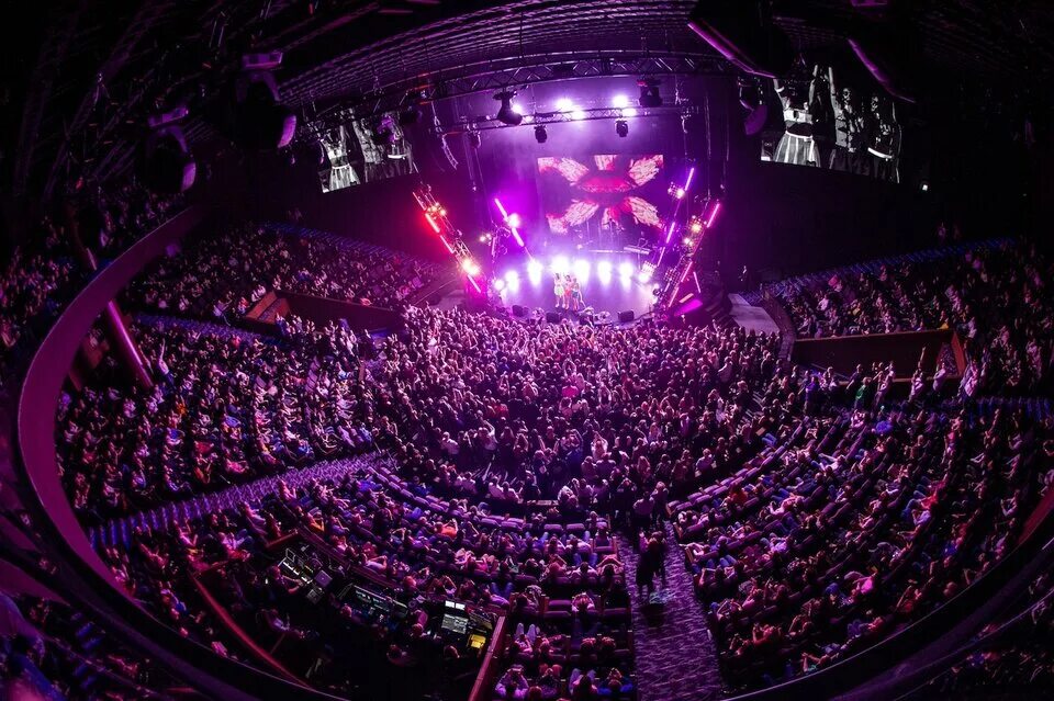 Супердискотека 90х концерт в олимпийском. Евродэнс 90-х картинки. Дискотека 90-х adrenaline stadium. Концертная площадка. Супердискотека 90-х 2019.