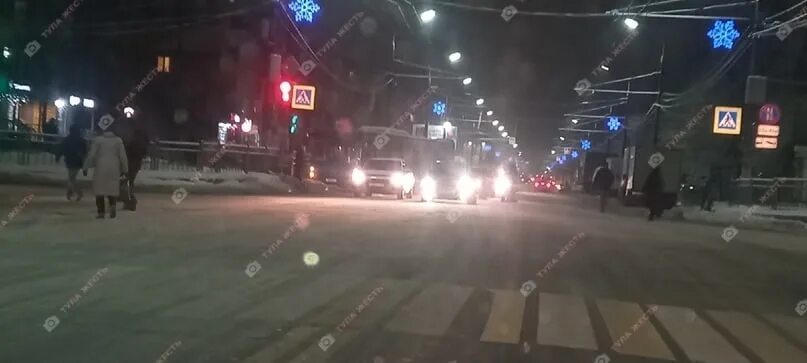 Тула жесть подслушано. Тула пузакова происшествия. авария на пузакова в туле сегодня. авария на пузакова в тулефорд снёс ограждение.