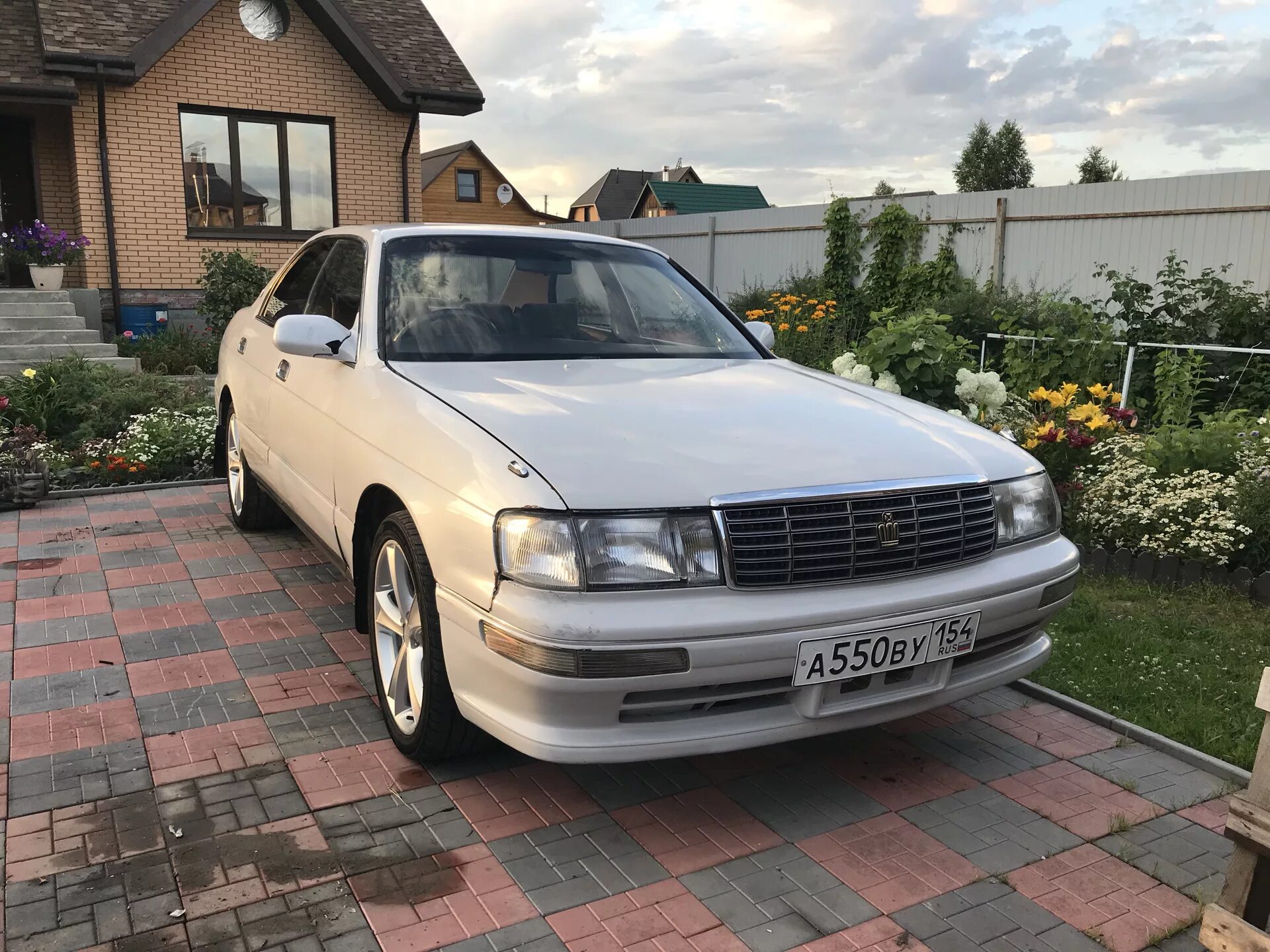 Toyota Crown s141. Toyota Crown 141. Тойота Краун 141 кузов. Toyota Crown 1995.