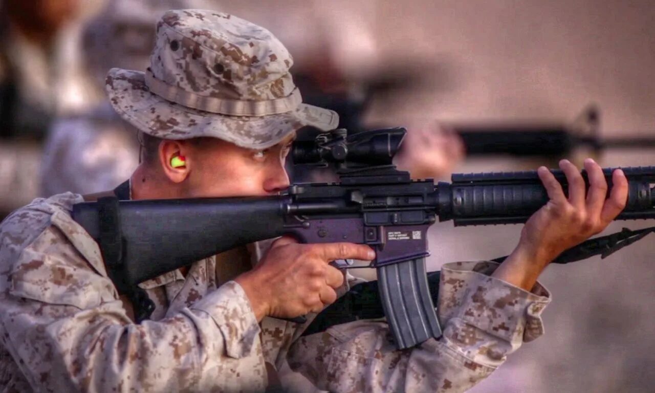 Combat marines. M27 Infantry Automatic Rifle. USMC Gun. The Rifle Rangers.