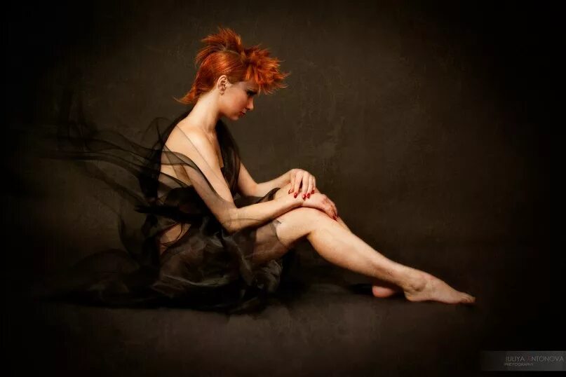 Алена апина семечек стакан текст. Алёна апина новый альбом компакт диск в 12. Алёна апина пропащая душа кассета. Пропащая душа. Пропащая душа.