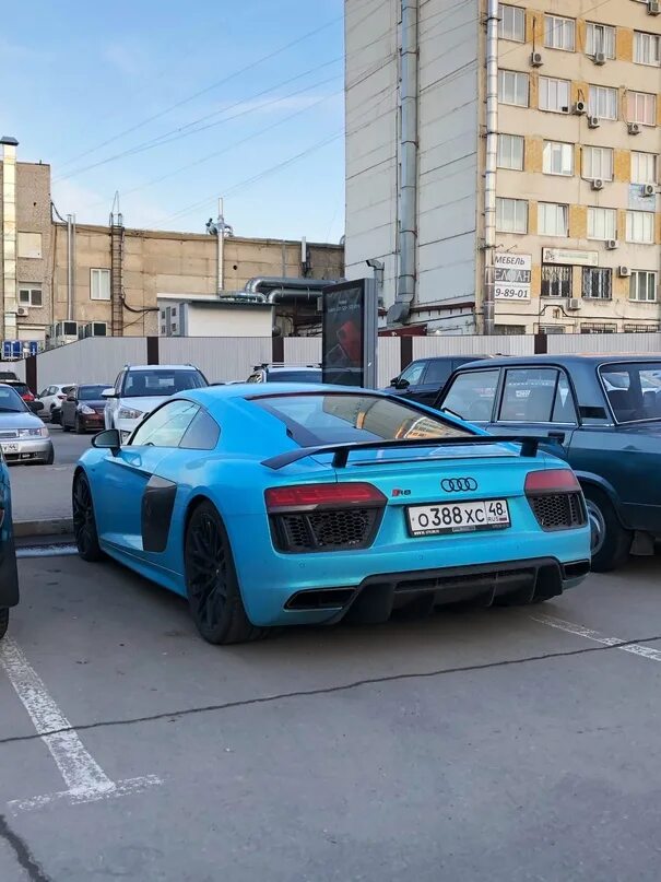 Регион в казани на машине. Казань 716 регион. Бмв в кремле. Автомобильный регион казань. Регион казани машина.