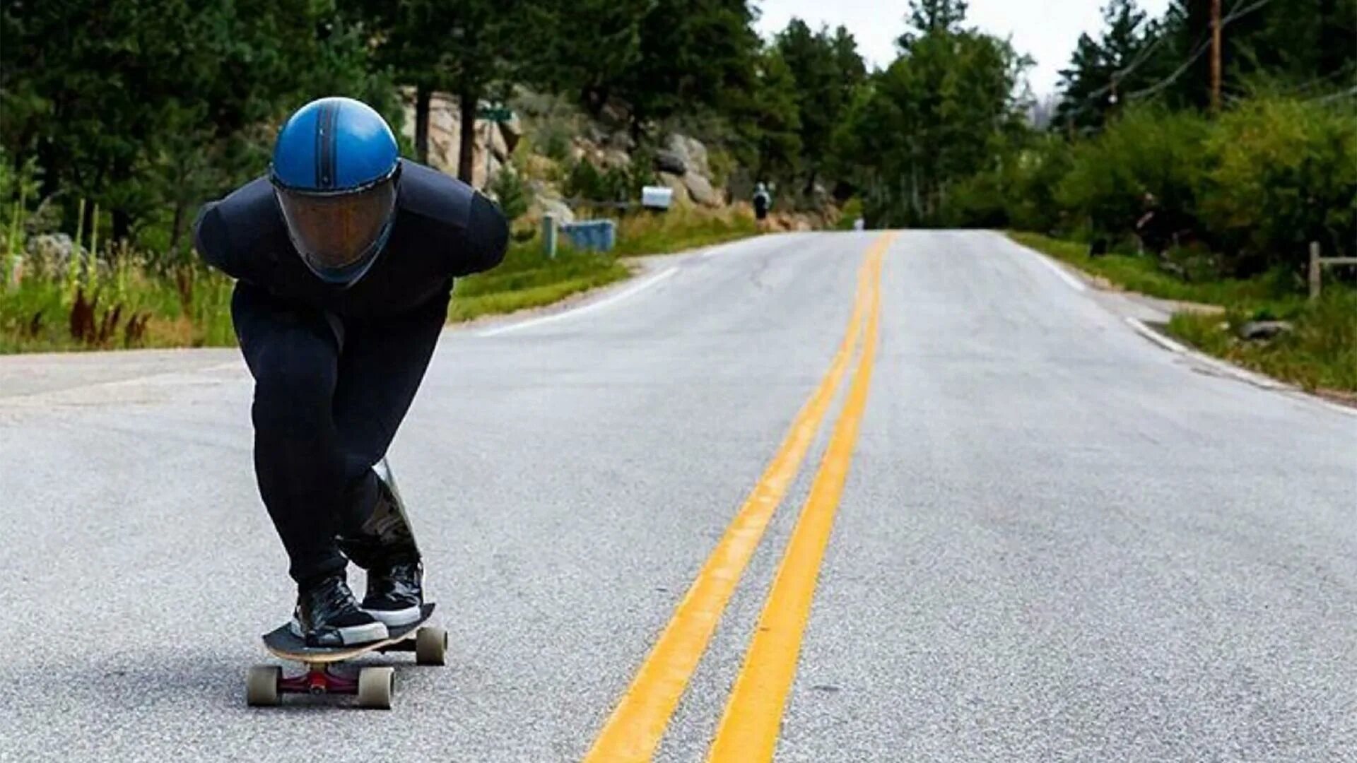 Fastest kind. Лонгборд Downhill. Рекорд скорости на лонгборде. Скейтборд Райдер. Даунхилл на лонгборде.