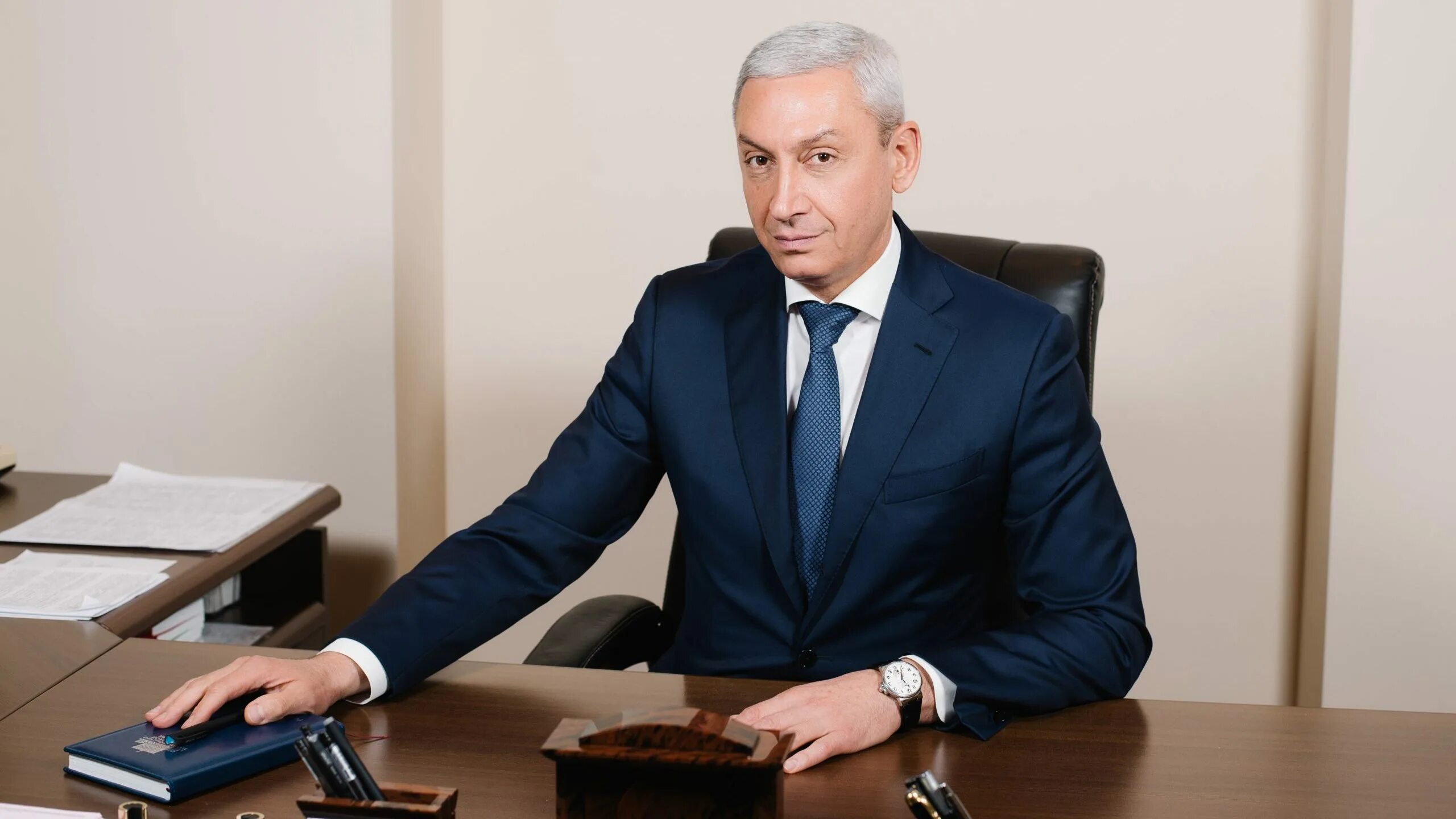 Часы рсо алания. Джанаев рсо алания. Таймураз тускаев. Каратаев пгк. Председатель.