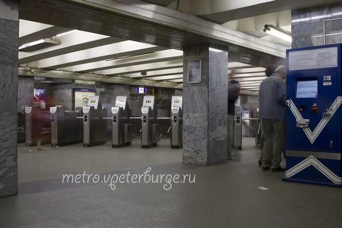 Метро проспект ветеранов санкт-петербург. Станция метро проспект ветеранов. Метро ветеранов работает. Станция метро ленинский проспект. Станция проспект ветеранов санкт-петербург.