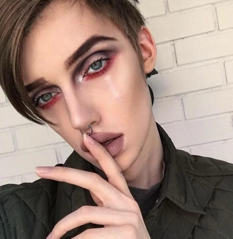 Блогер под