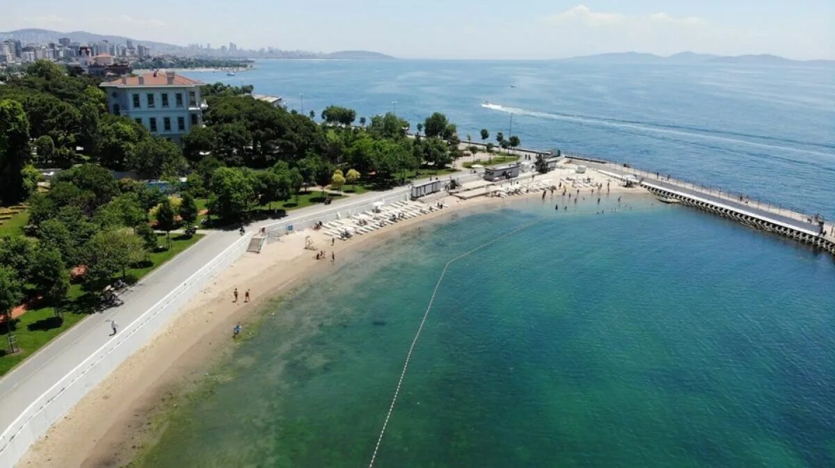 Джаддебостан Стамбул. Пляж Джаддебостан. Пляж Босфор Стамбул. Мраморное море Стамбул пляжи.