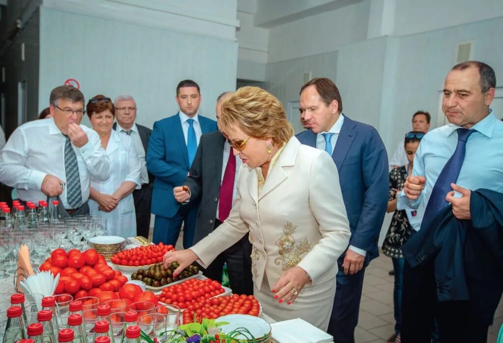 Сайт агрокомбината южный. Агрокомбинат южный кчр. Сайт агрокомбината южный. Сайт агрокомбината южный. Тепличный комбинат южный усть-джегута.