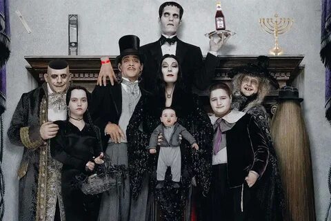 Фото семейки аддамс