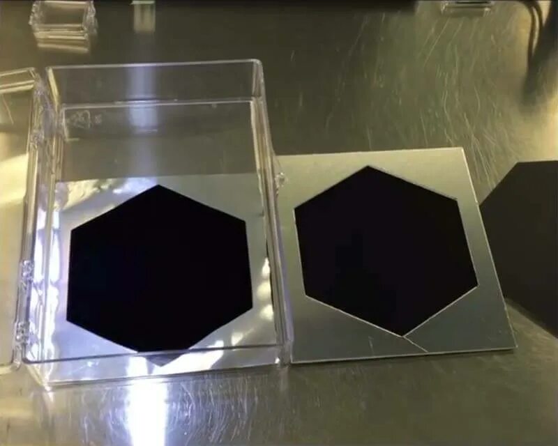 Vantablack. ванта блэк. полностью поглощает свет. краска wanta black. полностью поглощает свет.