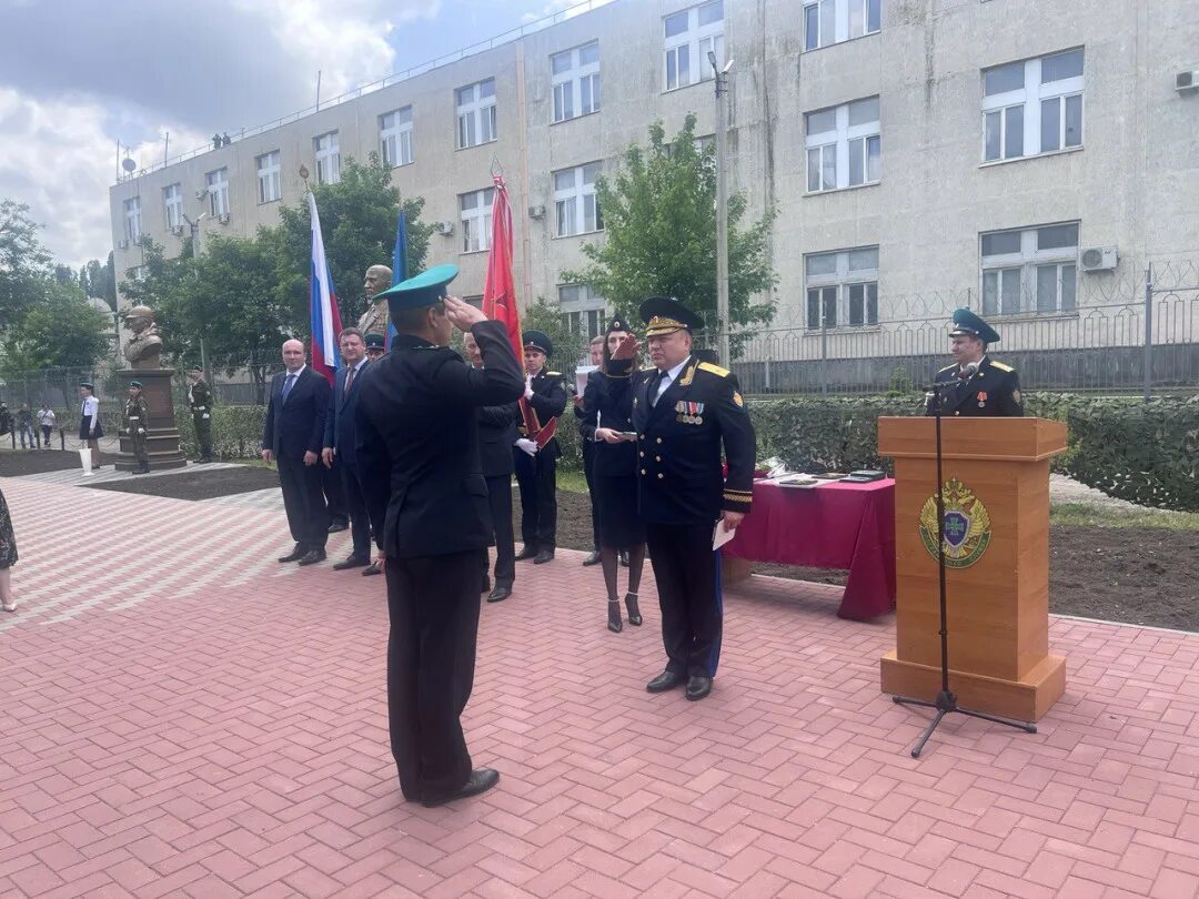 Черкесск муниципальное образование. Аллея пограничников. Аллея героев пограничников. С днем пограничника. День пограничника в России.