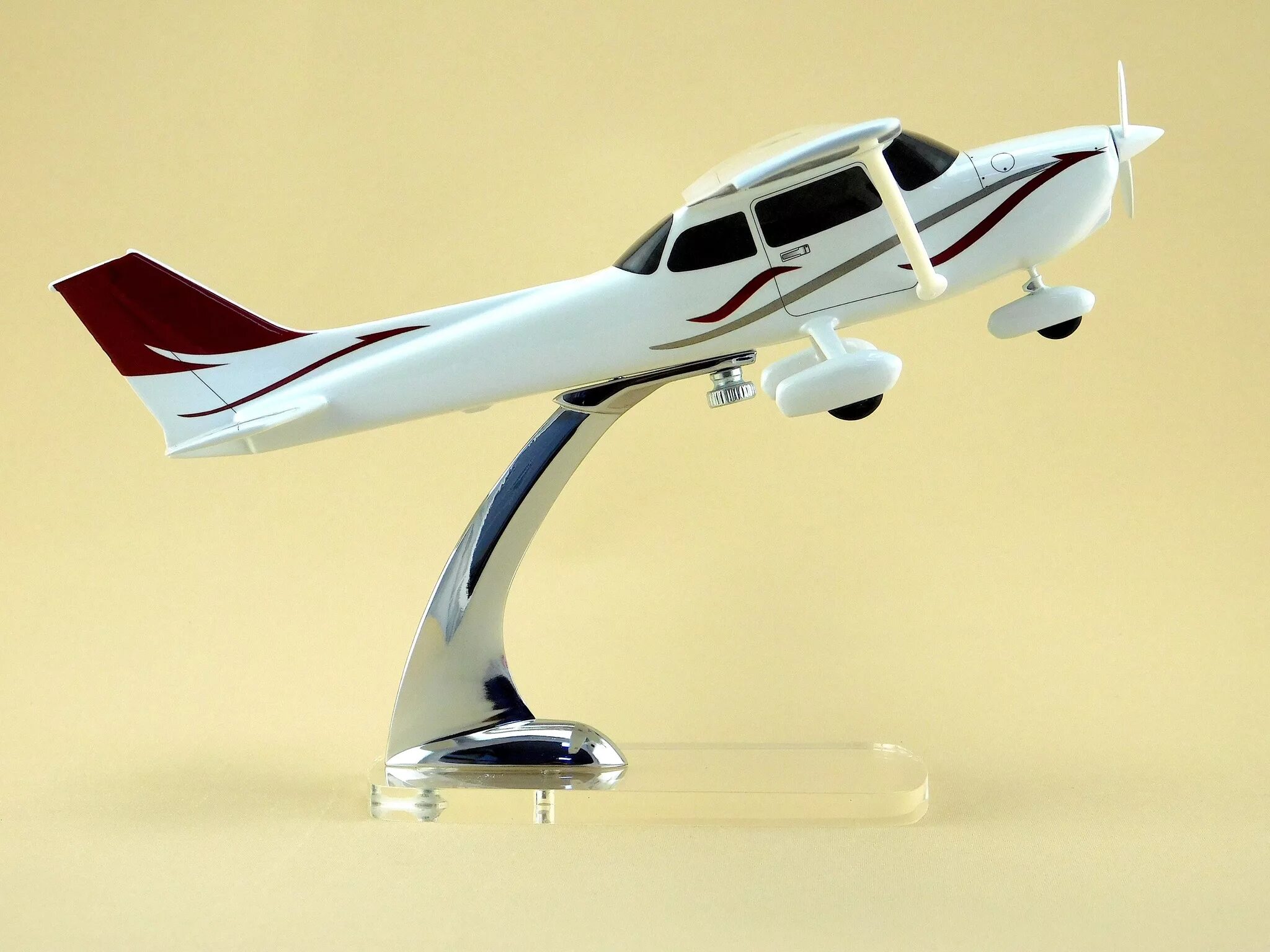 модель самолета боинг 777. модели самолётов. як-40 модель. самолеты и их модели. макет самолета.