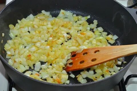 Лук с чесноком жарить