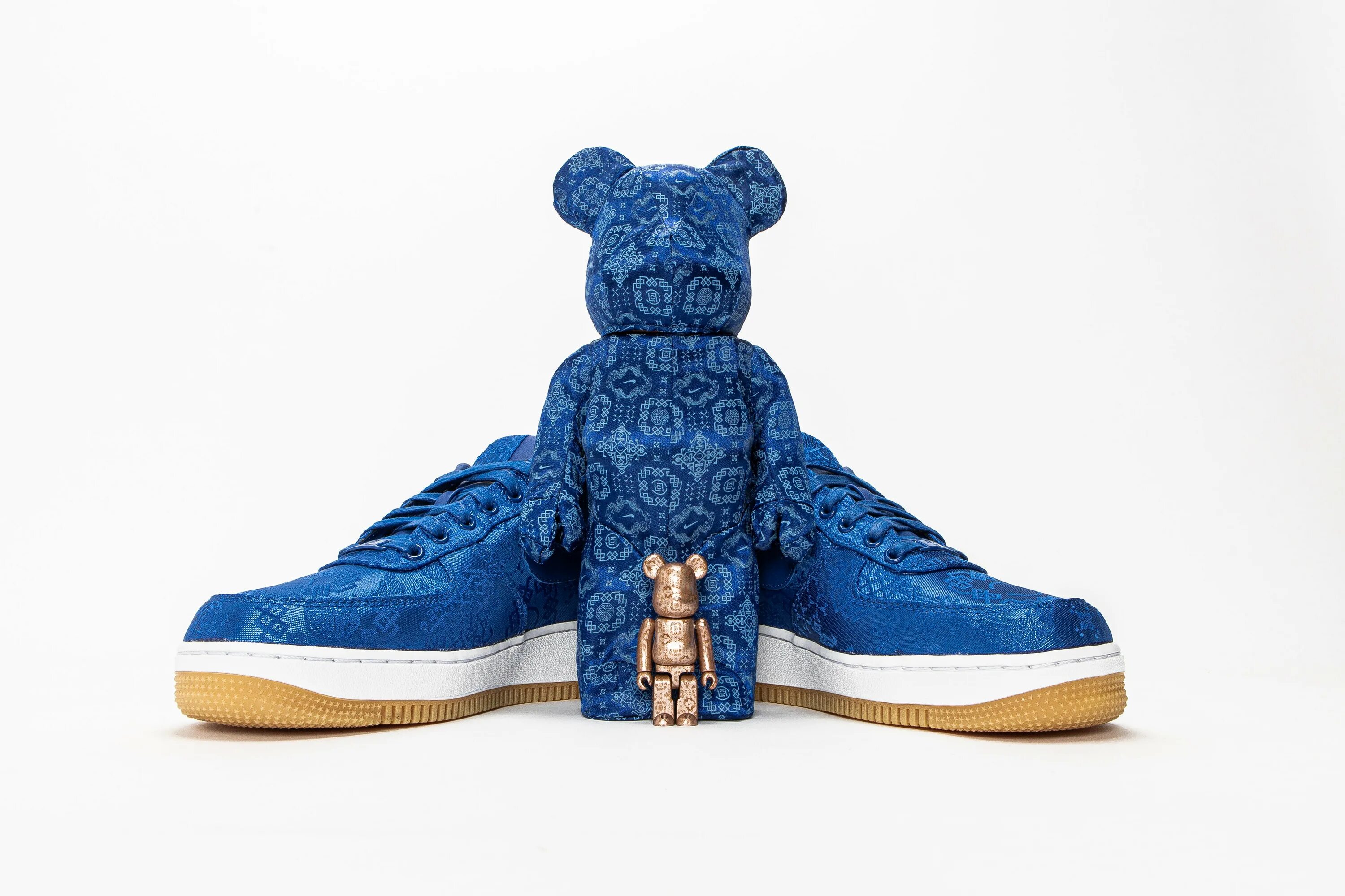 Bearbrick найк. Medicom Toy x Nike. Bearbrick x Nike. Bearbrick Clot Nike.