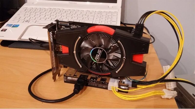 Видеокарта через райзер к ноутбуку. Внешняя видеокарта thunderbolt 4. Egpu thunderbolt 4. Внешняя видеокарта 1u. Включить внешнюю видеокарту.