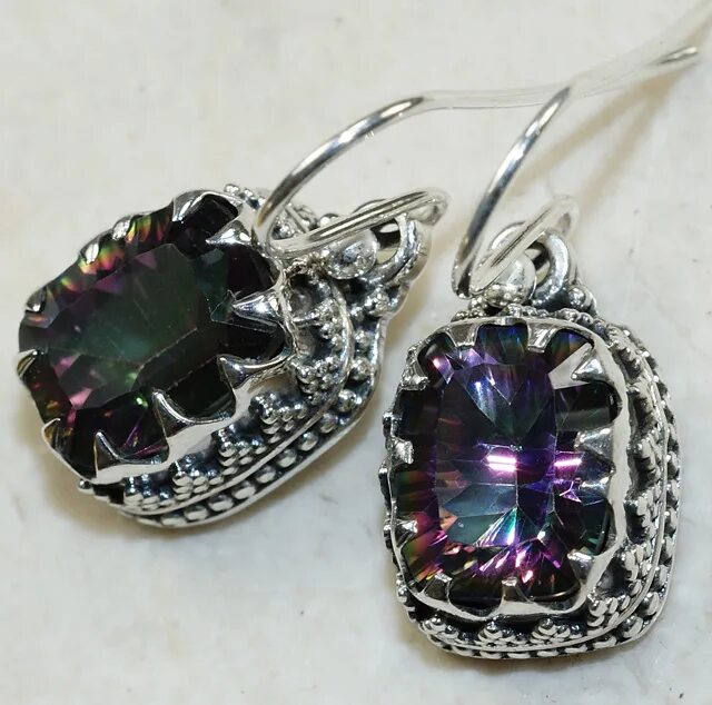 Серьги из индии с камнями. Серьга из серебра с фианитом 94170223. Серьги с камнями 925. Серьги из серебра с аметистом. Серьги с камнями 925.
