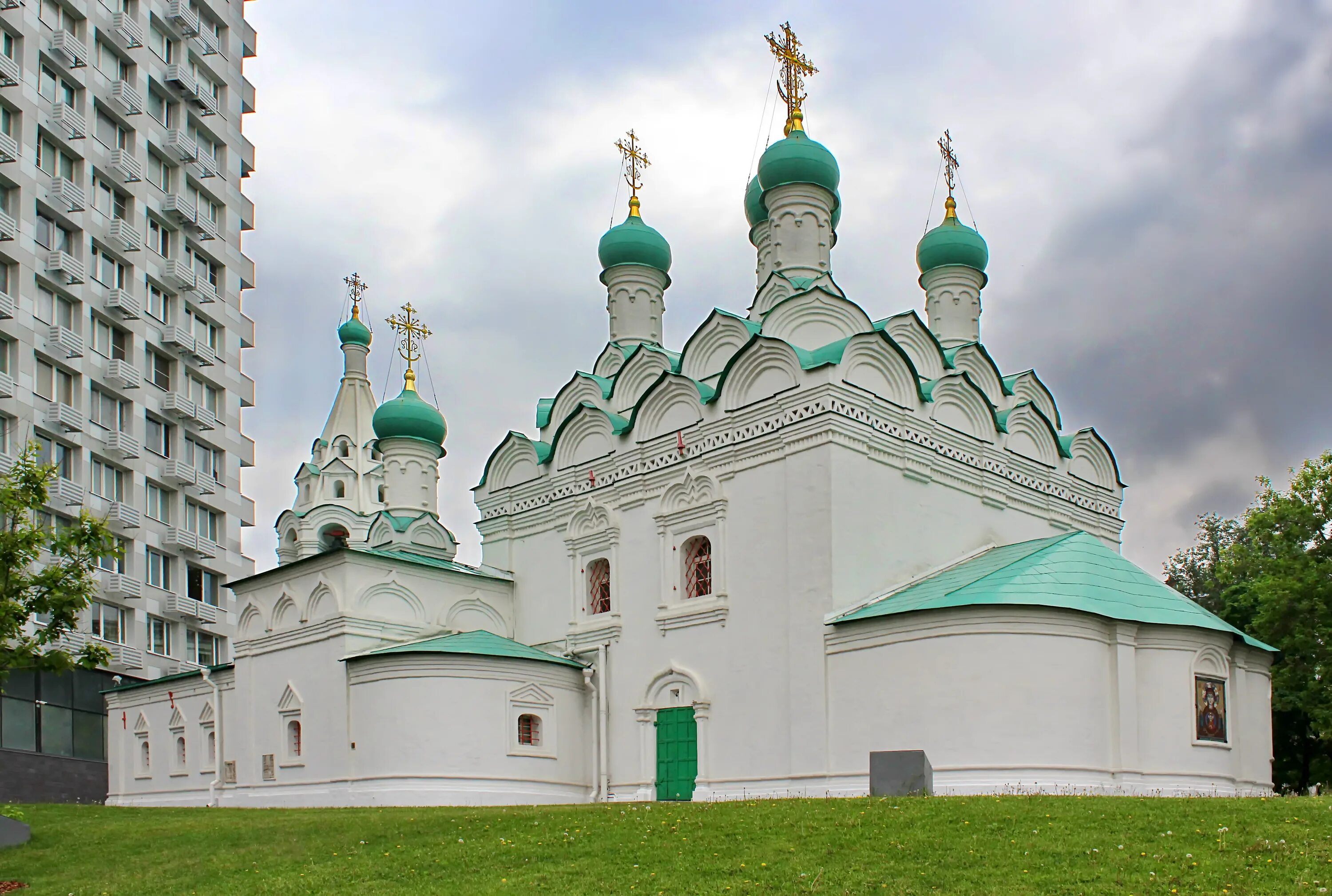 Церковь поварская. Храм преподобного Симеона Столпника. Храм Симеона Столпника на Арбате. Храм преподобного Симеона Столпника на поварской. Поварская улица Церковь Симеона Столпника.