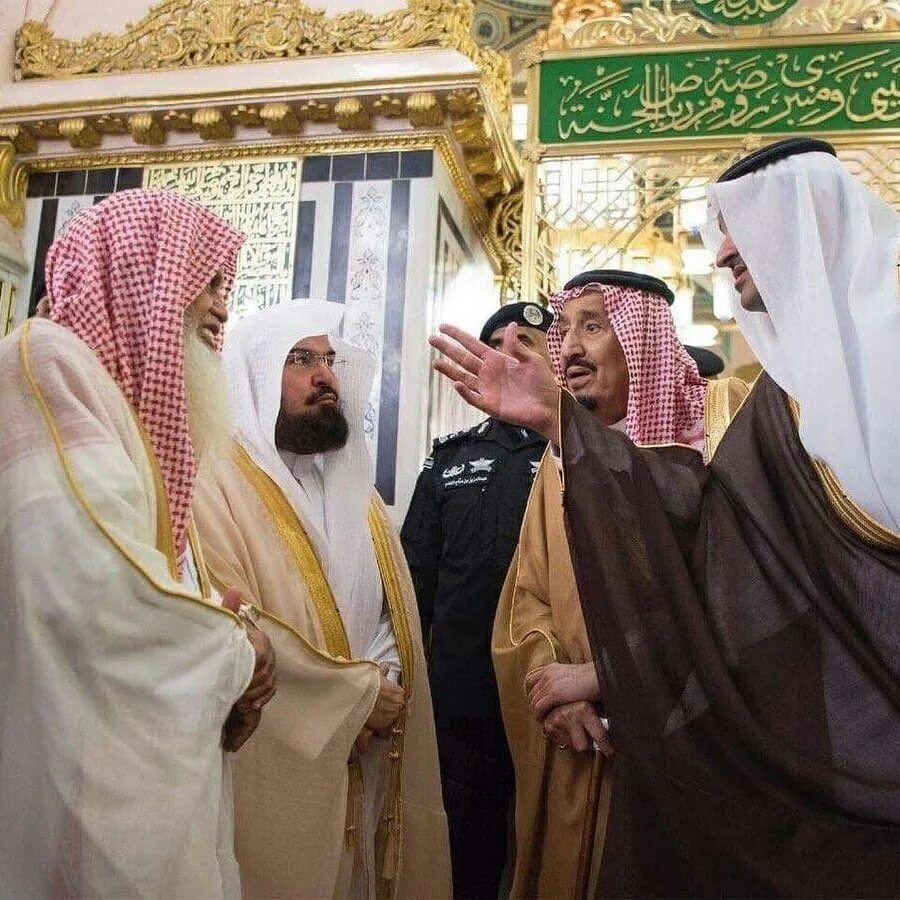 Имам татарстана камиль самигуллин. Служитель мечети. Мечеть короля салмана. Имам мулла хафиз. Служитель мечети 5.