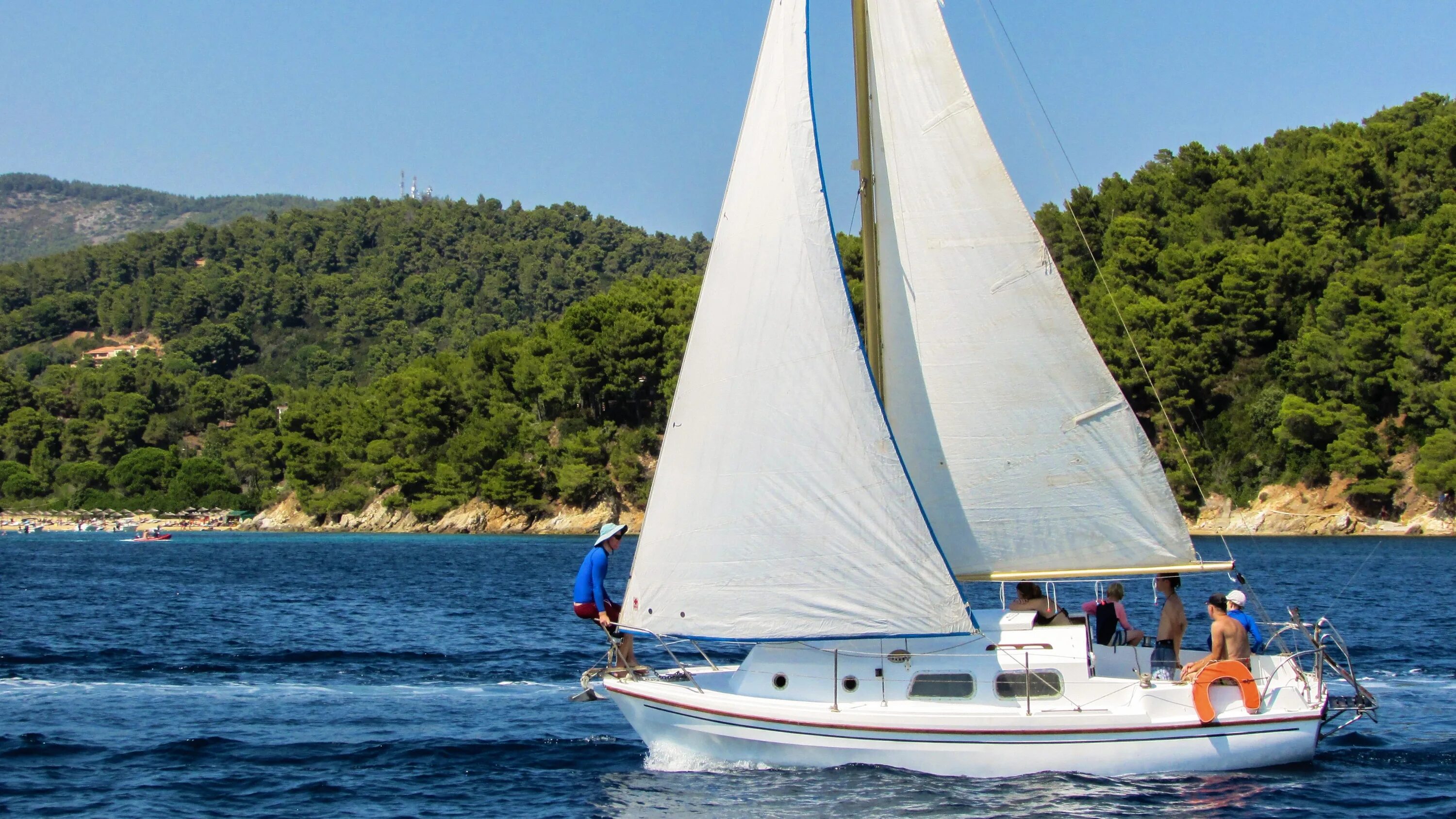 In our sailing boat перевод