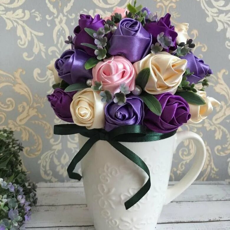 Букет невесты из атласных лент. Атласные цветы букеты. Атласные цветы букеты. Букеты из атласных лент своими руками. Букеты из атласных лент.