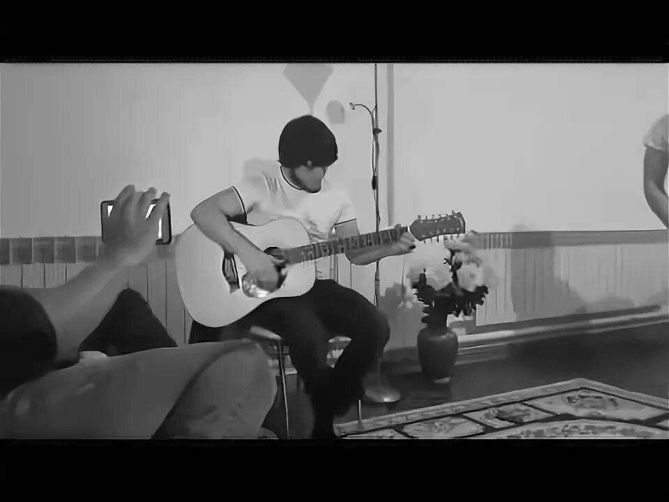 Ислам идигов песни. Ислам идигов на гитаре. Идигов ислам, билал чигаев. Хусейн идигов. Скучает осень идигов текст.