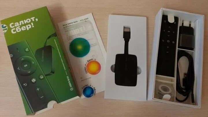 Сбер бокс как работает. Тв-приставка sberbox. сбербокс комплектация. смарт тв приставка сбербокс салют. тв приставка салют сбер.