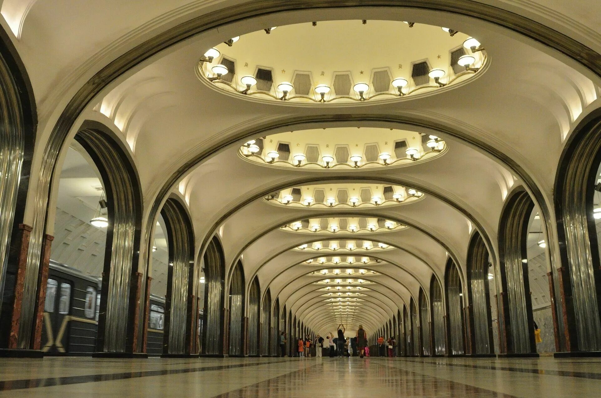 Маяковская станция метро Москва. Станция Маяковская Москва. Московское метро станция Маяковская. Метро Маяковская 1935.