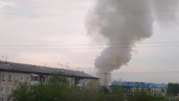 Что сейчас горит в родниках. Магазин стройматериалов сгоревший сегодня в г. Вологда. Что горит в Иркутске сейчас в Ленинском районе.