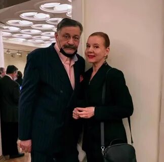 Уволили из театра