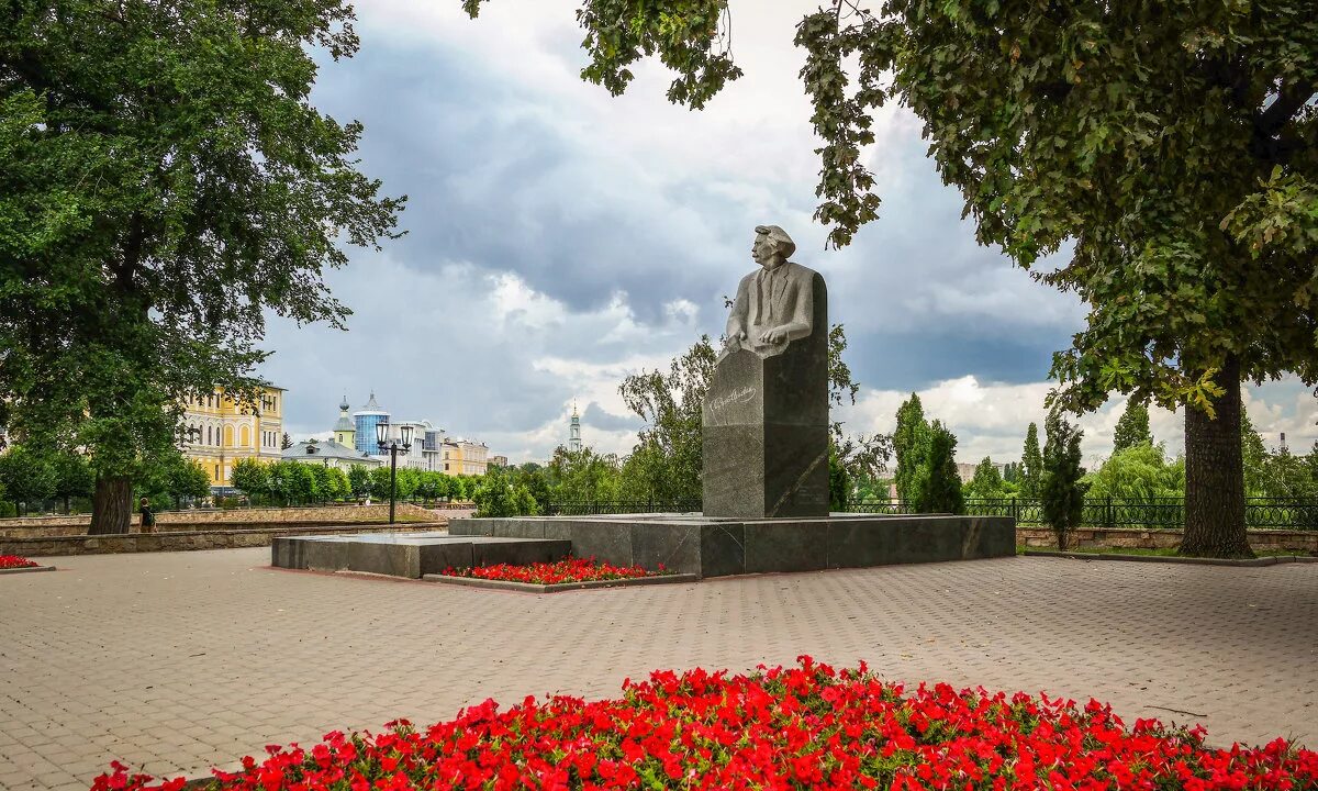 Памятник композиторам Шатрову и Агапкину в Тамбовской области - фото, описание н