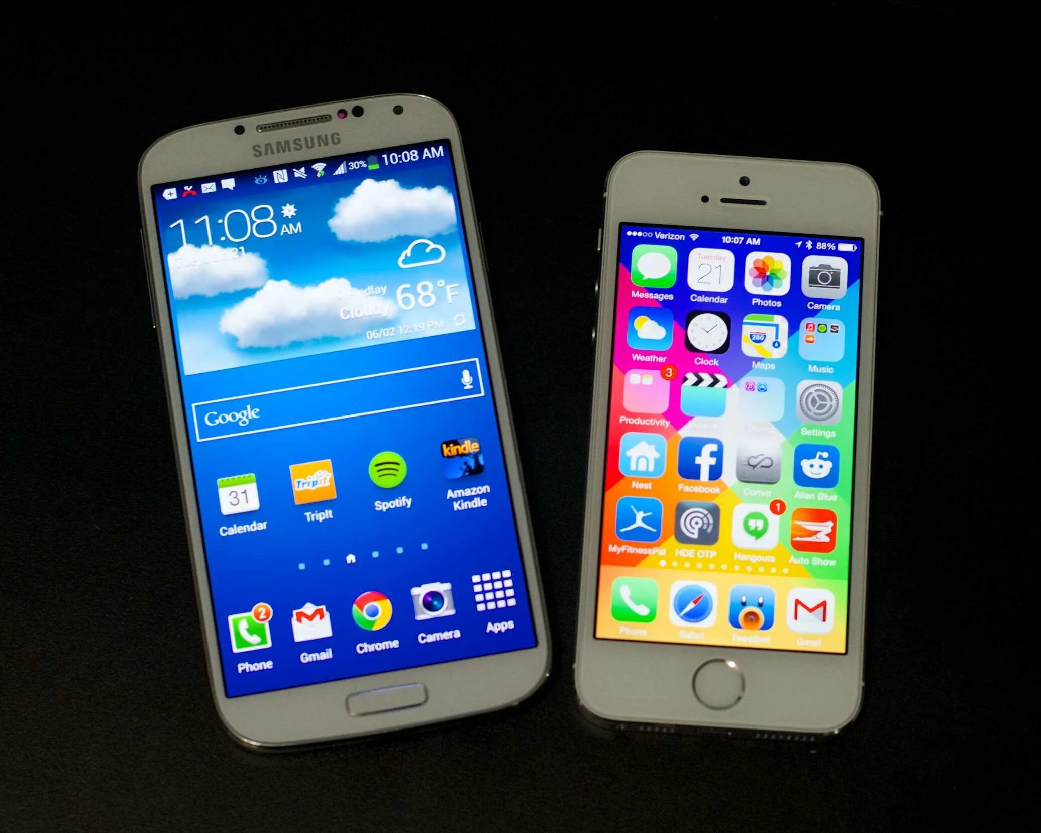 Айфон самсунг. Айфон самсунг гелакси 2. Samsung s5 iphone. Samsung s5 vs iphone 6.