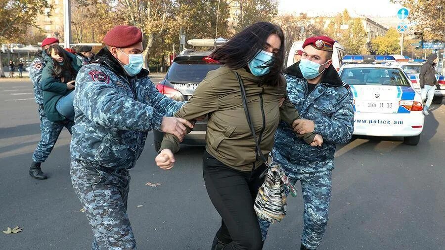 Ксанни банни избиение