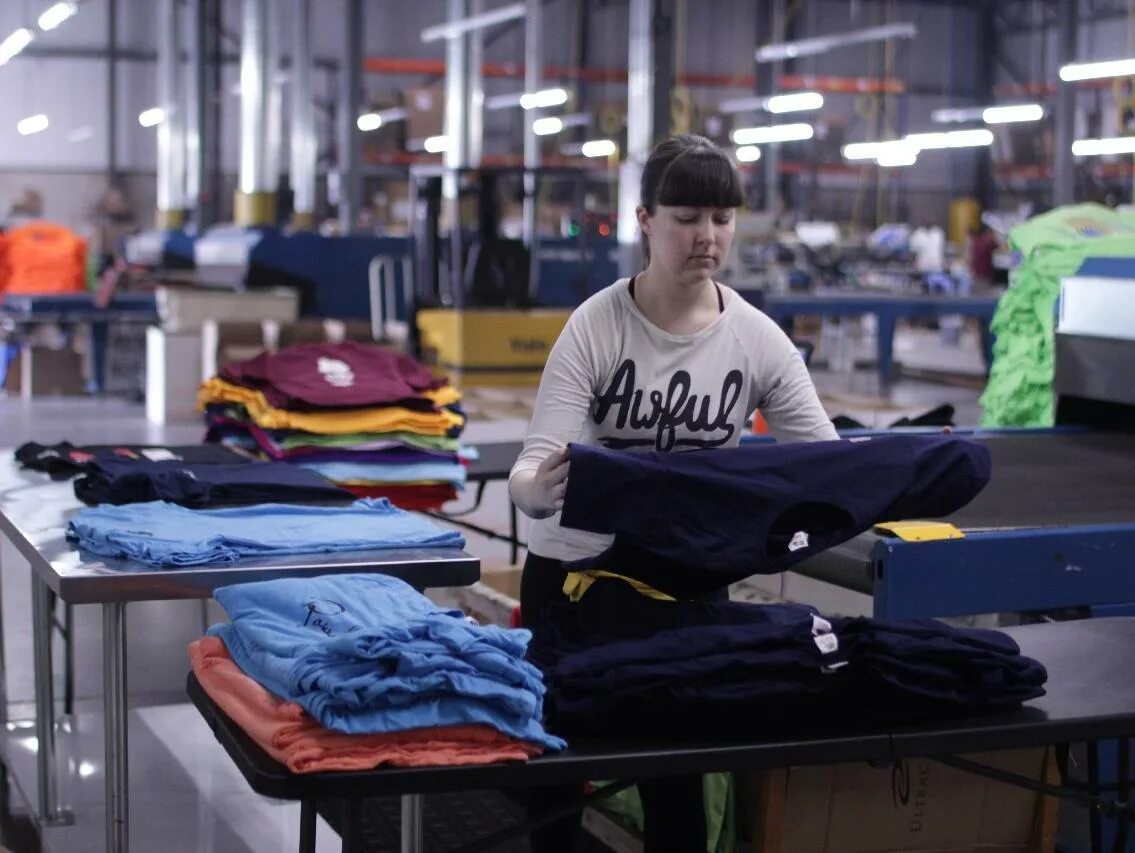 Бумажная ткань на штанах. Quality garment. Бумажная ткань на штанах. Текстильная промышленность филиппины. Garment industry.