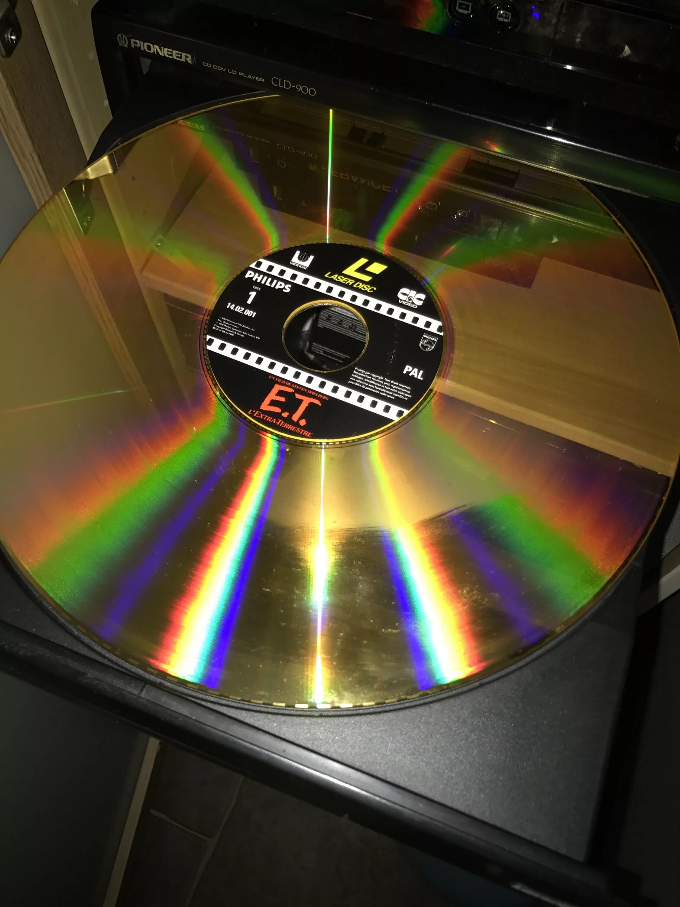 Лазерный диск в каком году. Pioneer laser disc. pioneer, laser disc-s1. laserdisc ld. лазерный диск нимб.