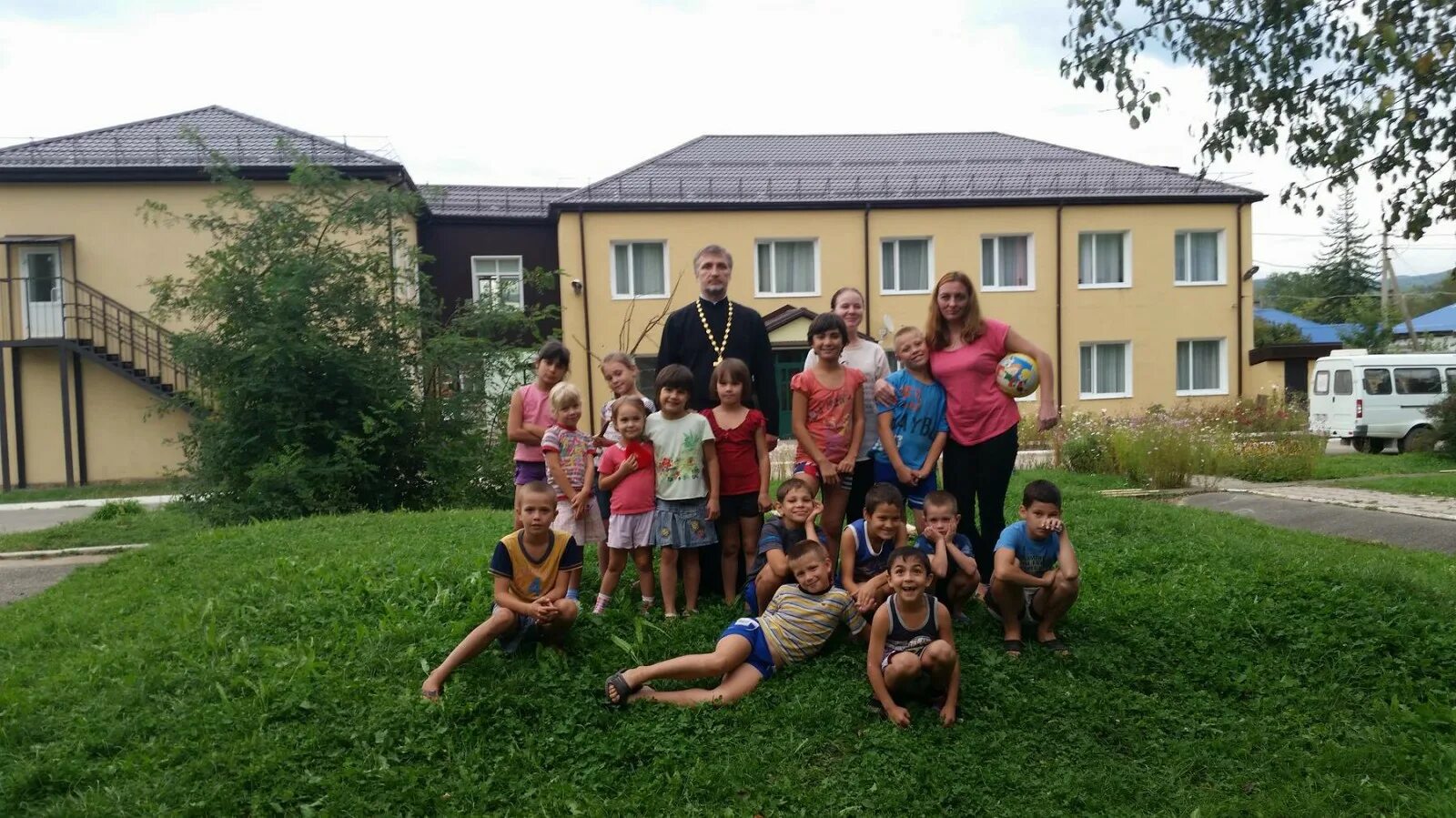 Бездомные животные в адыгее. Приюты майкопа. Приют очаг каменномостский. Бездомные животные майкопа. Приют для собак майкоп.