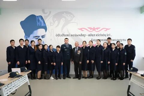 Порно әпке ағасы ұйықтап жатқанда мүшесі сора бастады