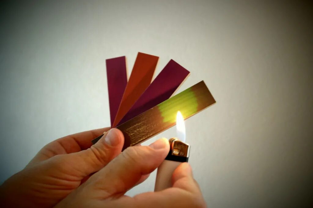 Material change. Thermochromic. thermochromism materials. thermochromic materials grade 1. thermochromic materials change in colour temperature ..