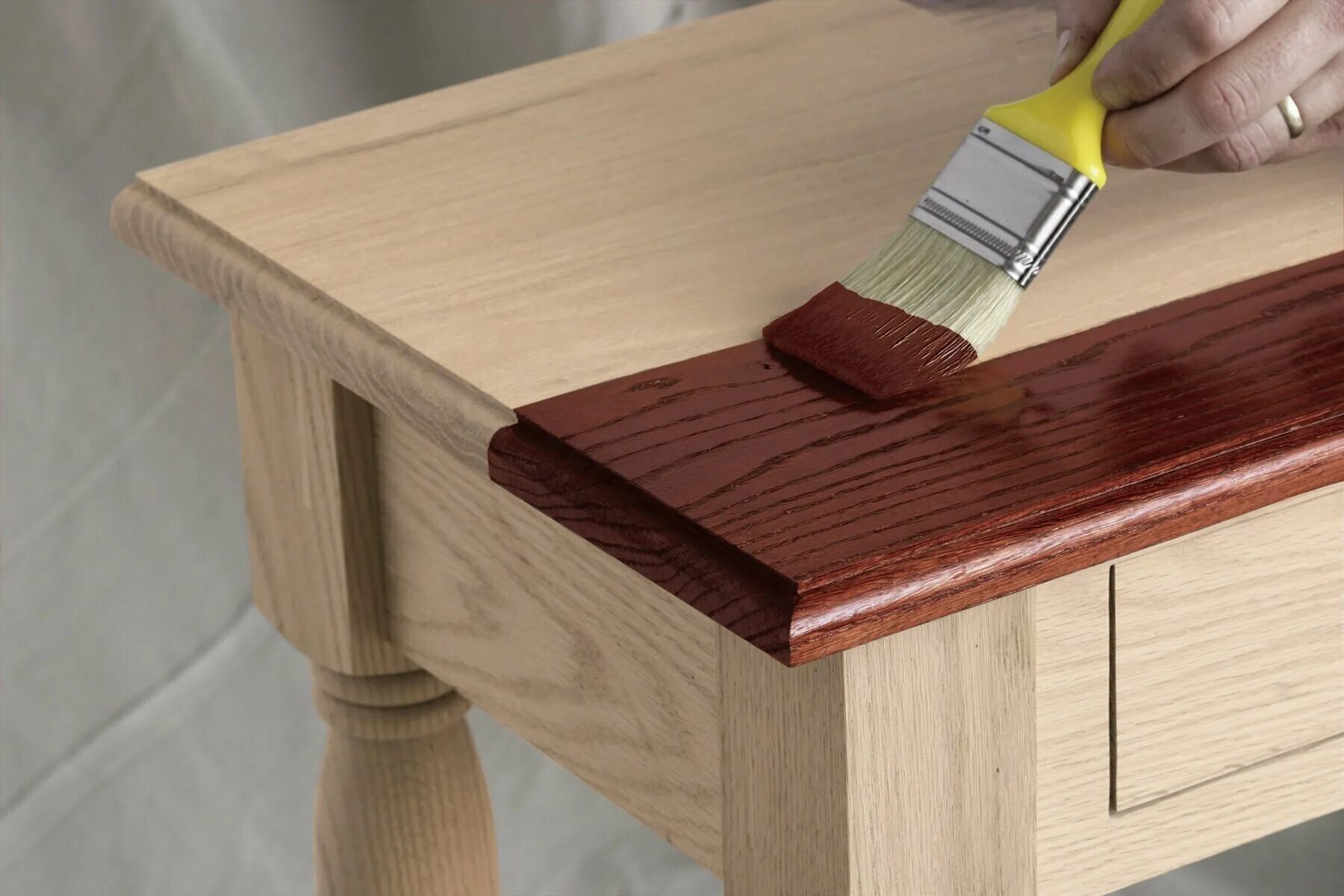 Покрытие изделия лаком. Отделка древесины. Непрозрачная отделка древесины. Окрашивание деревянной мебели. Краска для деревянной мебели.