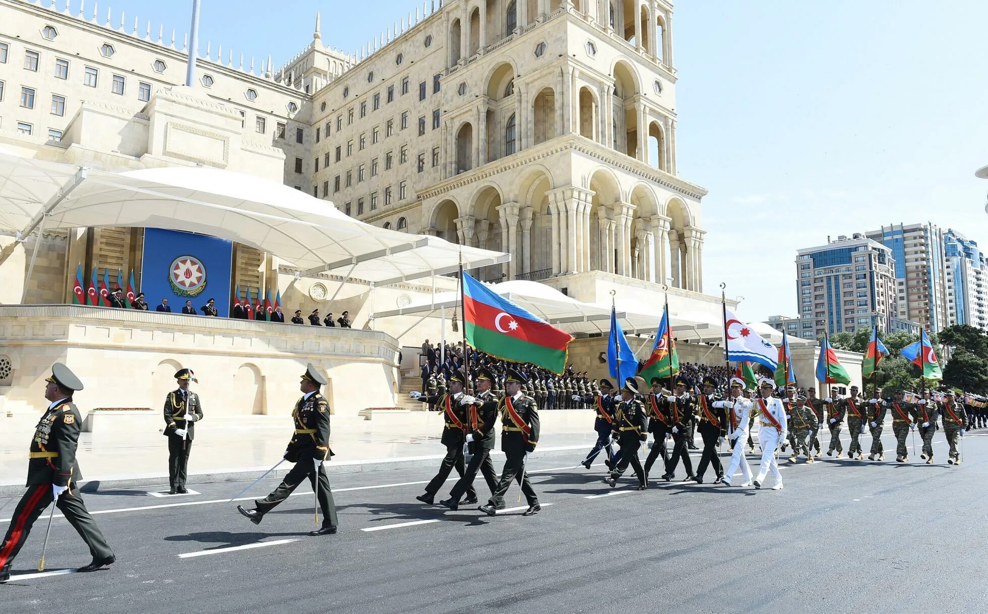 Парад азербайджанской армии 2020 в Баку. Парад по площади Азадлыг Баку. Азербайджан в ноябре