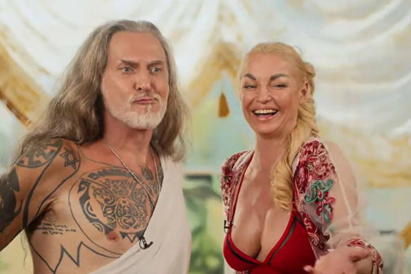 Джигурда и волочкова танец видео. Джигурда и волочкова танец видео. Волочкова и джигурда вместе. Танцы в кафе. Танцы в кафе.