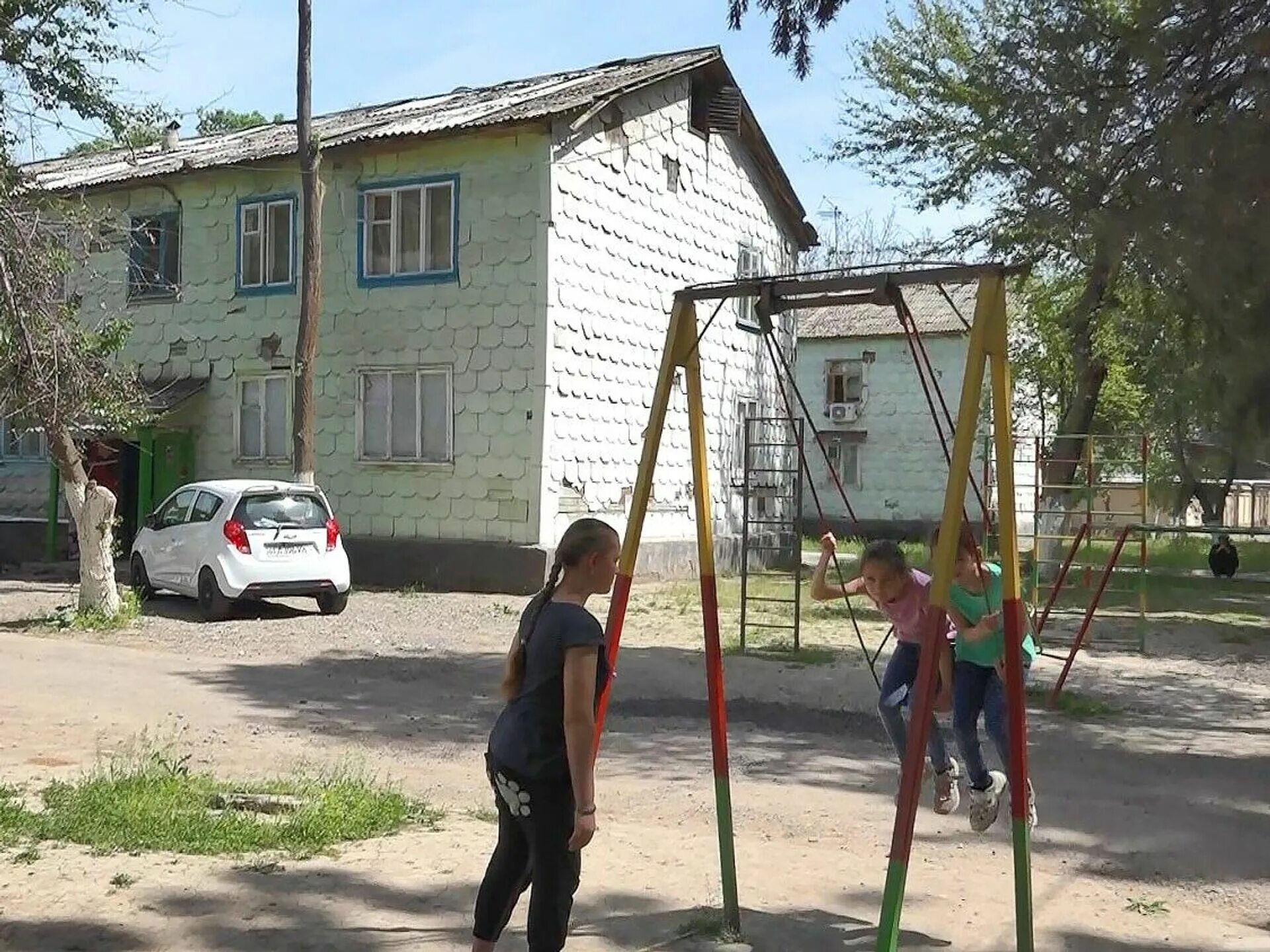 Ташкент спутник. Ташкент Спутник 3. Ташкент Сергелийский район массив Спутник. Ташкент Спутник район 16. Массив Спутник в Ташкенте.