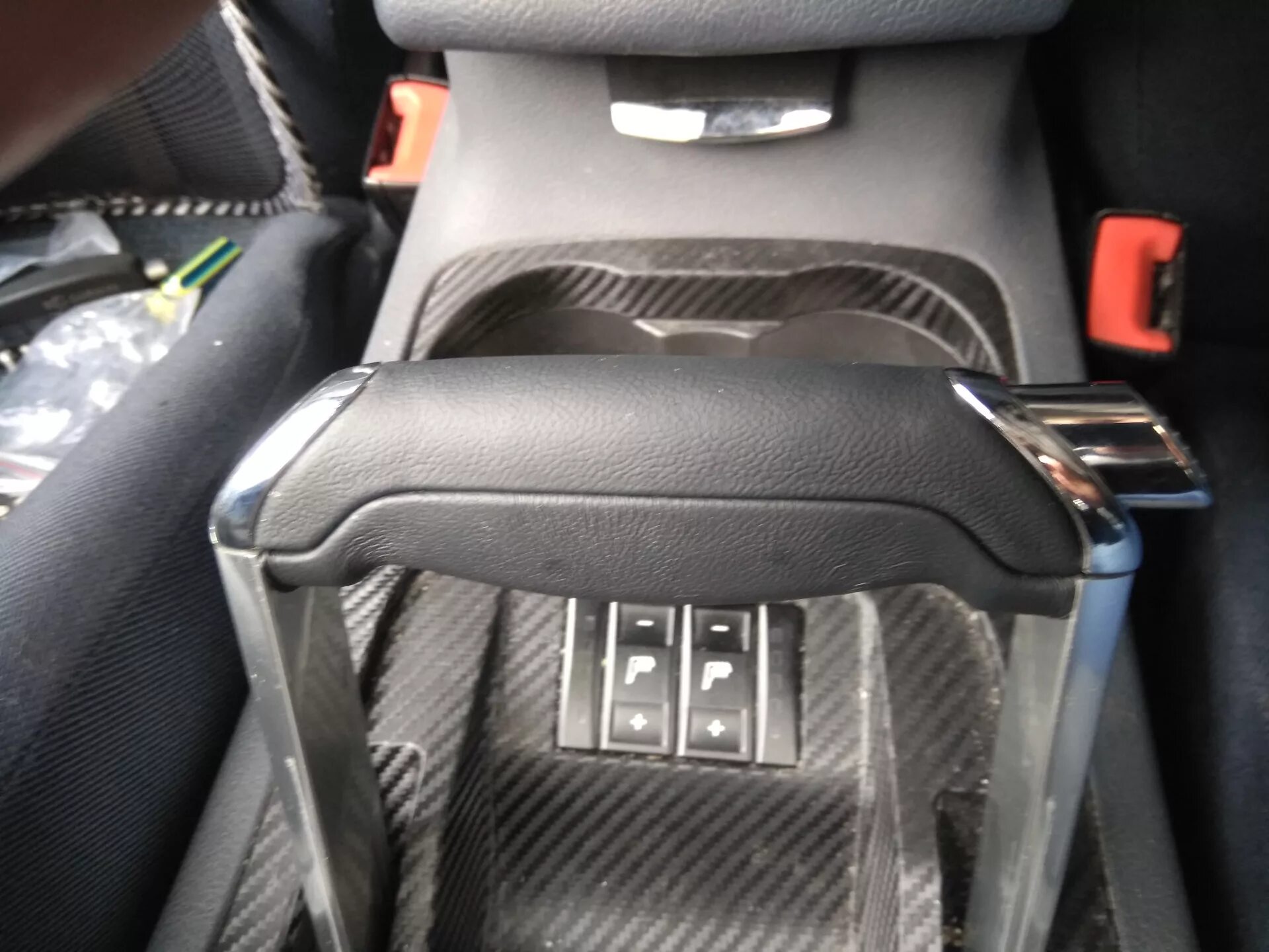 Ручник ford focus 3. Ручник форд c max. Ручка ручника ford s-max 2007. Ford s max ручник. Ручка ручника ford s max.