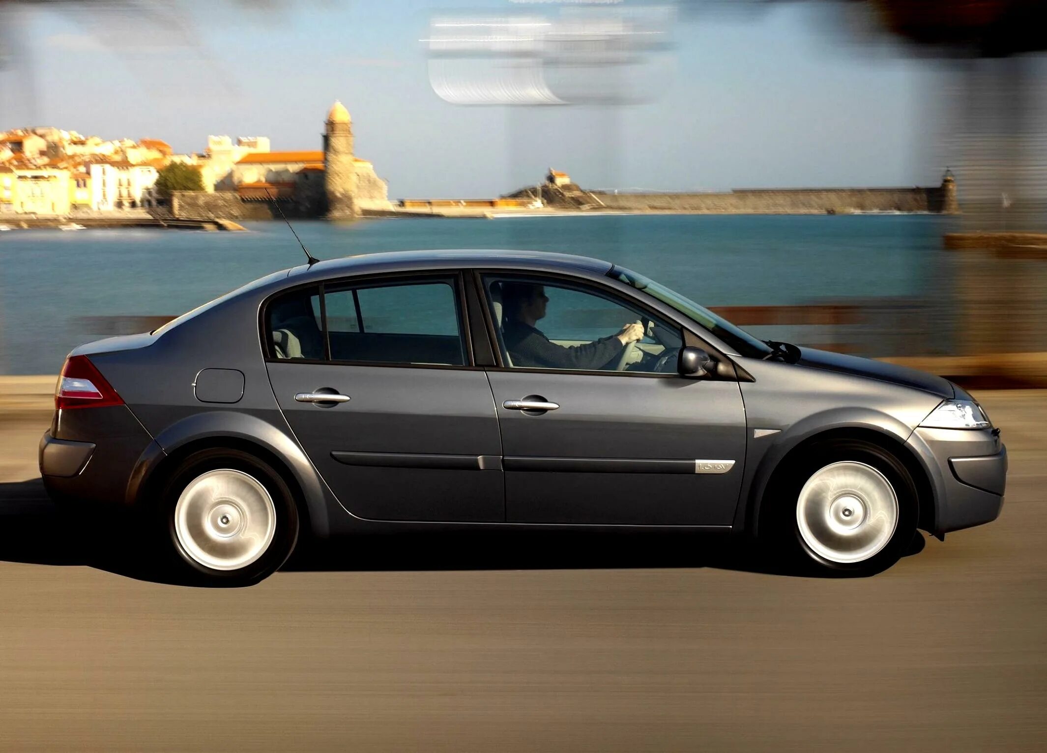 Меган на русском полностью. Renault megane sedan 2006. рено меган 2 седан. рено меган 2009 седан. рено логан меган.