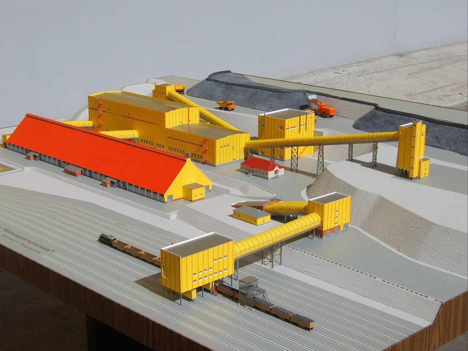 обогатительная фабрика сумз угмк. горное предприятие обогатительная фабрика. завод по добыче арт 2d. качканар обогатительная фабрика. книги про обогатительную фабрику.