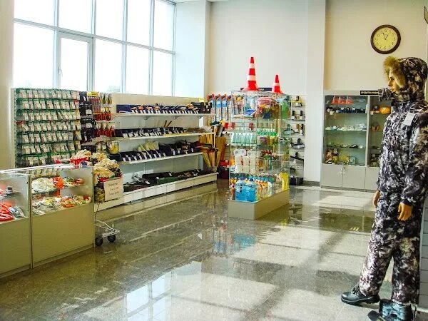 Склад сиз. Спецрегион соликамск. Заставная спецодежда. Магазин сиз. Выставка спецодежды.