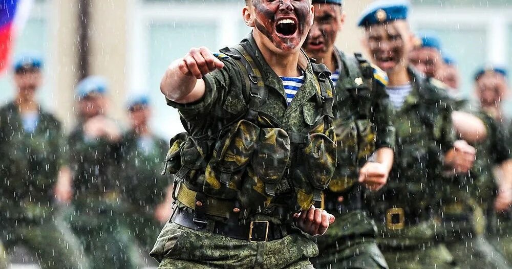 Парашютные прыжки камчатка. Высадка десанта вдв. Парашютист-десантник. Морской воздушный десант. Морской воздушный десант.