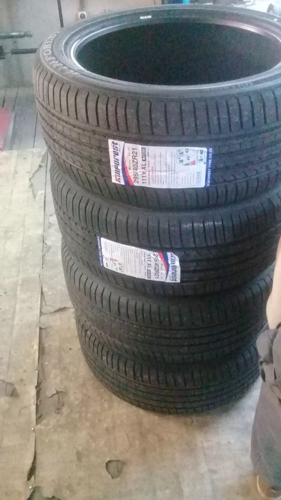 Royal black royal power 295/40 r21 111w. 295 40 21 летняя. Резина 21 дюйм. 295 40 r22 michelin pilot sport 4. 295 40 21 летняя.