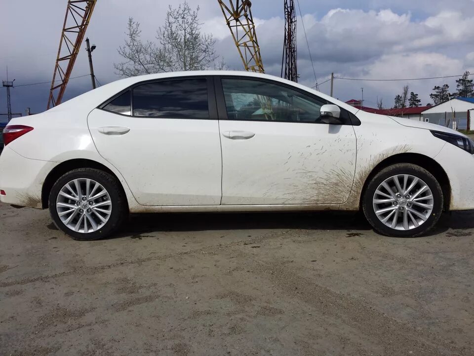 Диски toyota corolla r18. Диски королла 2014. Toyota corolla 160 r17. Королла на 16 камриках. Toyota corolla 160.