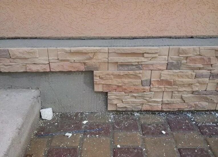 Керамогранитная плитка для цоколя. Клинкер для цоколя. Облицовка фундамента плиткой. Плитка под цоколь. Отделка цоколя плиткой.